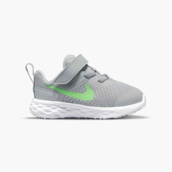 Nike Resolution 6